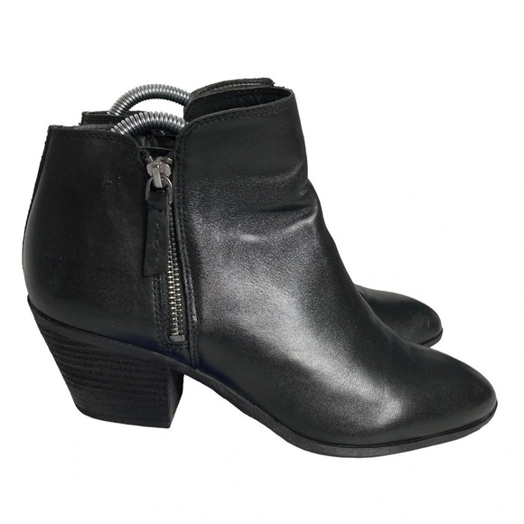 Frye Judith Black Double Side Zip Ankle Bootie. Sz: 8.5 - Picture 1 of 12